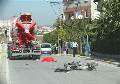 Beton mikserinin altında can verdi 21