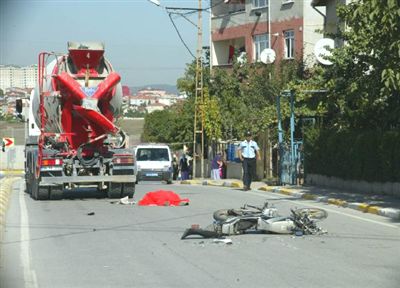 Beton mikserinin altında can verdi 11