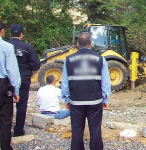 'Yol yapılacak diye asırlık ağaçlar kesiliyor!’ 11 'Yol yapılacak diye asırlık ağaçlar kesiliyor!’ 11