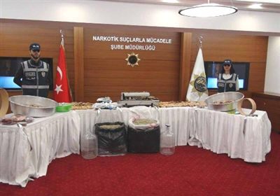 Yılbaşı öncesi uyuşturucu baskını 23