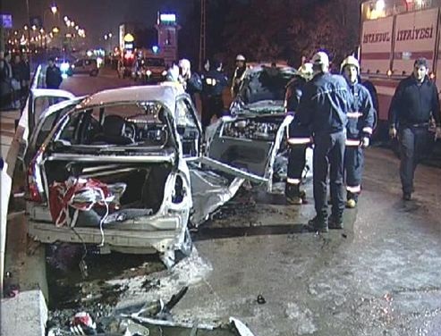 Aşırı hız ölüm getirdi 11