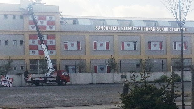 Hakan Şükür'ün ismi stadyumdan söküldü! 11