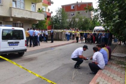 Baba, tartıştığı iki oğlunu öldürdü 23