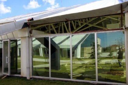 Törenle açılan spor kompleksi çürümeye terkedildi 44