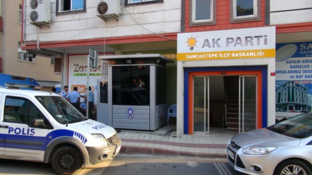 AKP Sancaktepe İlçe Başkanlığı'nda bomba alarmı! 11