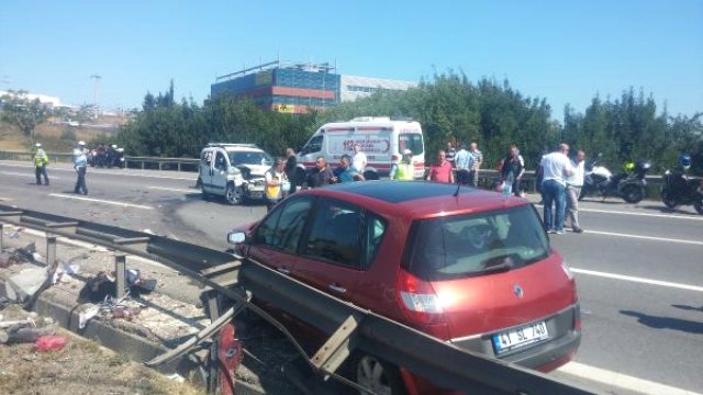 TEM kilit! Kızını uyarırken kaza yaptı 11