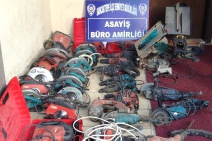 İnşaatlardan malzeme çalan çete yakalandı 27