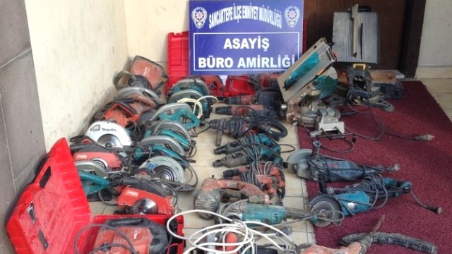 İnşaatlardan malzeme çalan çete yakalandı 11