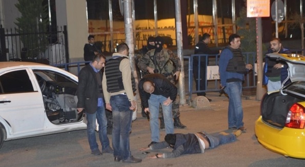 Polisin dur ihtarına silahla karşılık verdiler! 11