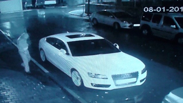 Lüks aracı iki saniyede açtılar, çalamadılar! 11