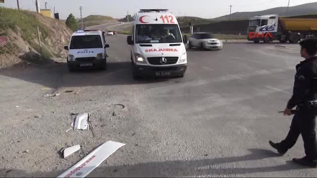 Paşaköy Caddesinde kaza: 4 yaralı 11 Paşaköy Caddesinde kaza: 4 yaralı 11