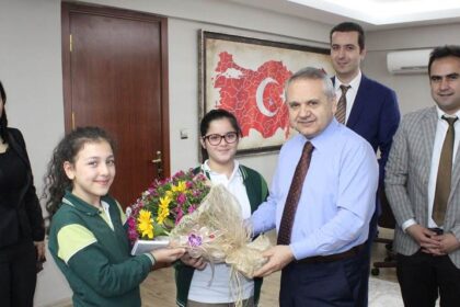 İstanbul da 3 kaymakam ve 1 vali yardımcısı görevden alındı 25