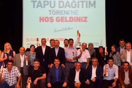 Düzenlenen törenle 523 hak sahibine tapuları dağıtıldı 25