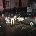 Park halindeki 3 araç bilinmeyen bir nedenle yandı 12