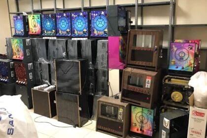 Çarkıfelek operasyonu: 1’i polis 13 kişi gözaltında 42