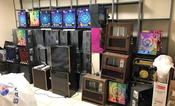 Çarkıfelek operasyonu: 1’i polis 13 kişi gözaltında 11