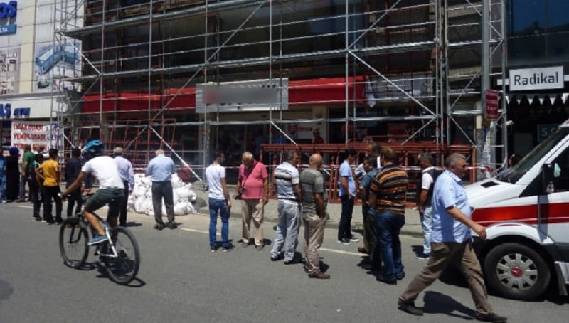 Üçüncü kattan asansör boşluğuna düştüler: 1 ölü, 1 yaralı 11