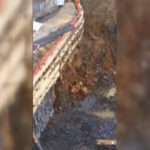 İstinat duvarı yıkıldı, binalar boşaltıldı! 13