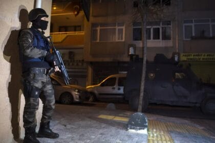 Uyuşturucu satıcılarına şafak operasyonu 21