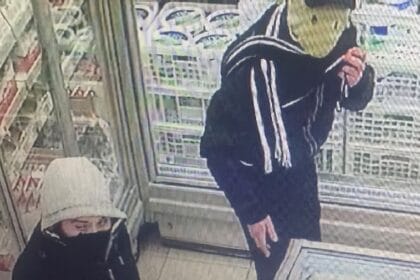 Silahlı soyguncular 15 bin lirayı gasp edip kaçtı 27