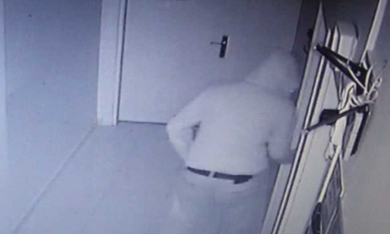 Yenidoğan Aile Sağlığı Merkezinde hırsızlık! 11