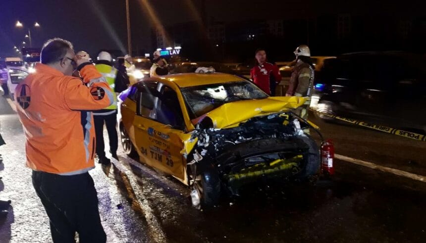 TEM'de kaza: Taksi şoförü hayatını kaybetti 11