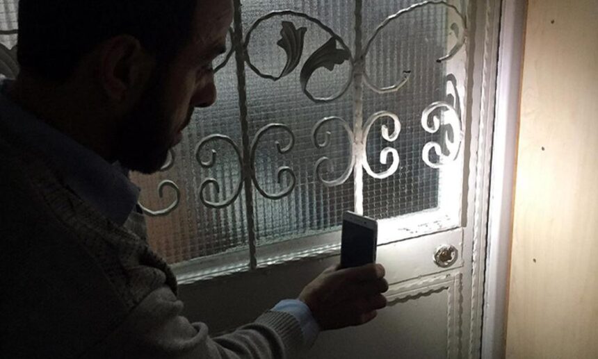 Camiye giren çocuk hırsızlar suçüstü yakalandı 11