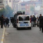 Sarıgazi'de sokak ortasında taşlı sopalı kavga 12