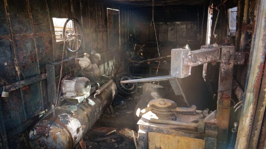 Sobadan çıkan yangın dükkanı küle çevirdi 11