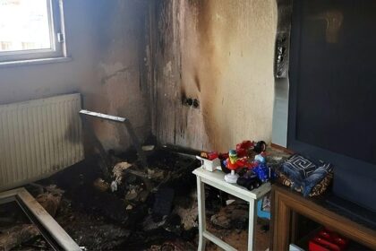 Çakmakla oynayan çocuk yangına sebep oldu 17