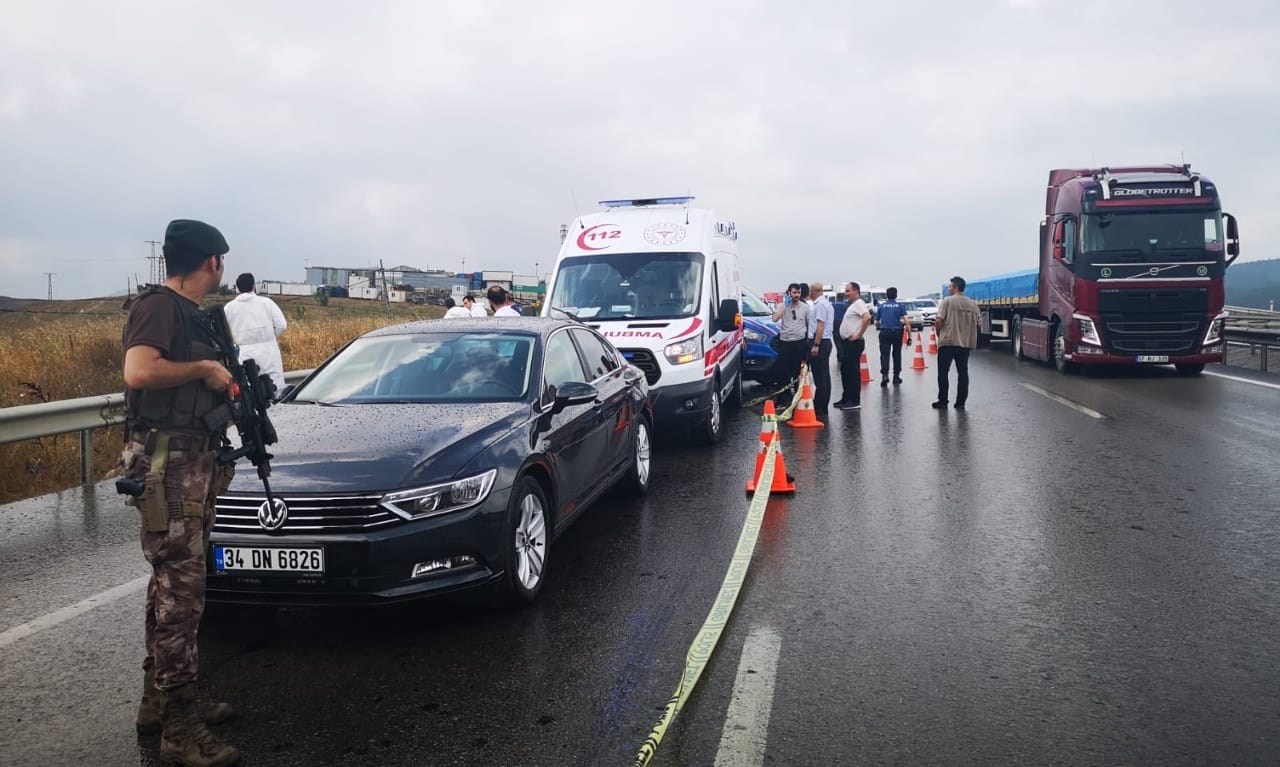 Otoyol ortasında cinayet! Başından vurulan kadın hayatını kaybetti! 11