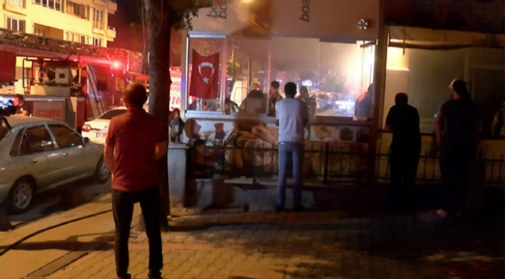 Gece saatlerinde çıkan yangın korkuttu 7