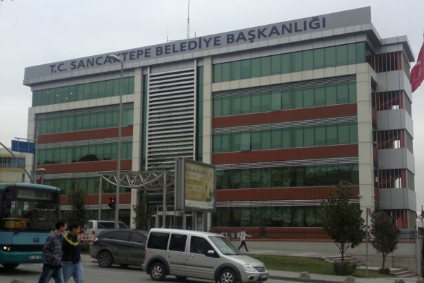 Eski belediye binası borçlara karşı satılıyor! 14