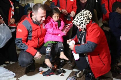 Sancaktepeli hayırseverlerden Suriyeli çocuklara yardım 24