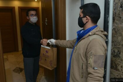 Sancaktepe Belediyesi’nden evlere kitap servisi 26