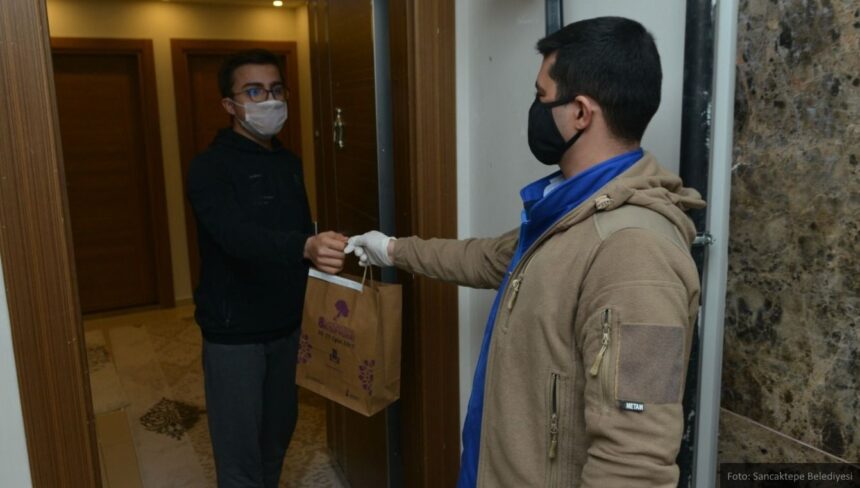Sancaktepe Belediyesi’nden evlere kitap servisi 11