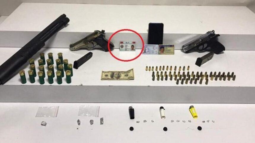 Sahte MİT kimliği ile uyuşturucu satmışlar! 11