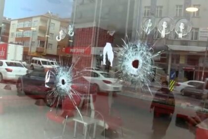 Sokağa çıkma yasağında dükkan kurşunladılar! 30