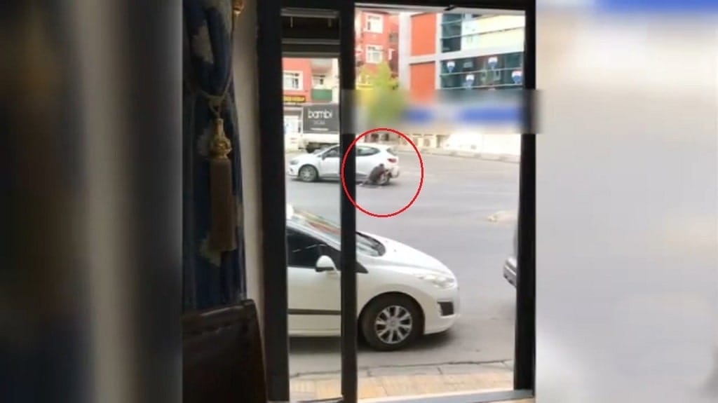Cadde ortasında çatıştılar! 7