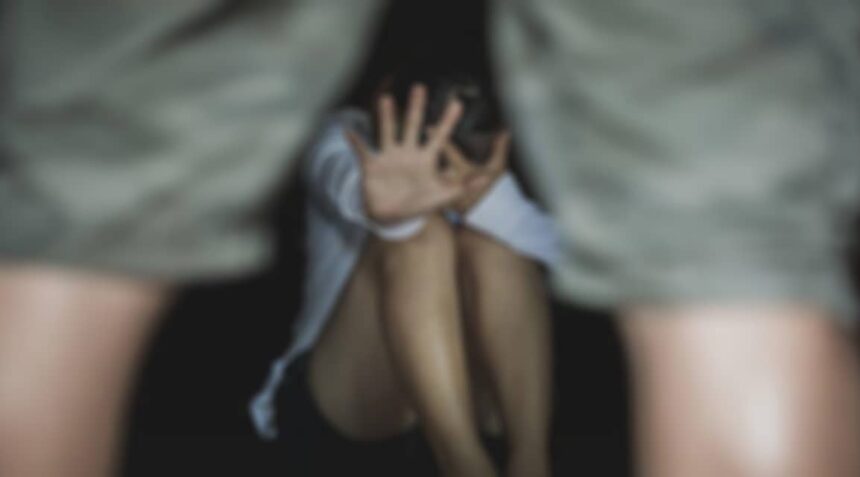 Kaza geçiren eski sevgilisini ziyarete gitti, tacize uğradı! 11 Kaza geçiren eski sevgilisini ziyarete gitti, tacize uğradı! 11