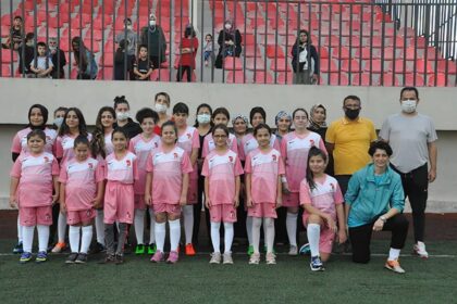 Sancaktepe’nin ilk kadın futbol takımı sahaya indi 40