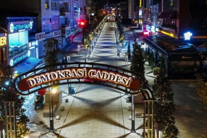 Sancaktepe kavruluyor! Sıcaklık 39.7 dereceye ulaştı 20