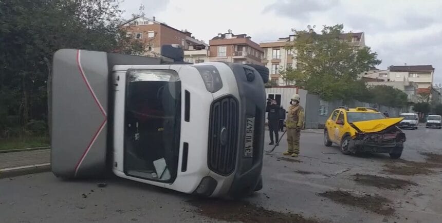 Ticari taksi ile kamyonet çarpıştı: 2 yaralı 11