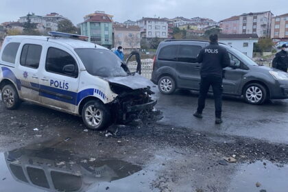 Seyir halindeki polis aracında yangın 44