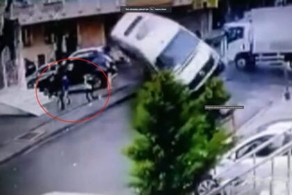 Feci kazadan son anda kurtuldular! 38