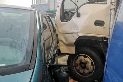 Seyir halindeyken bayılan sürücü kaosa neden oldu 18