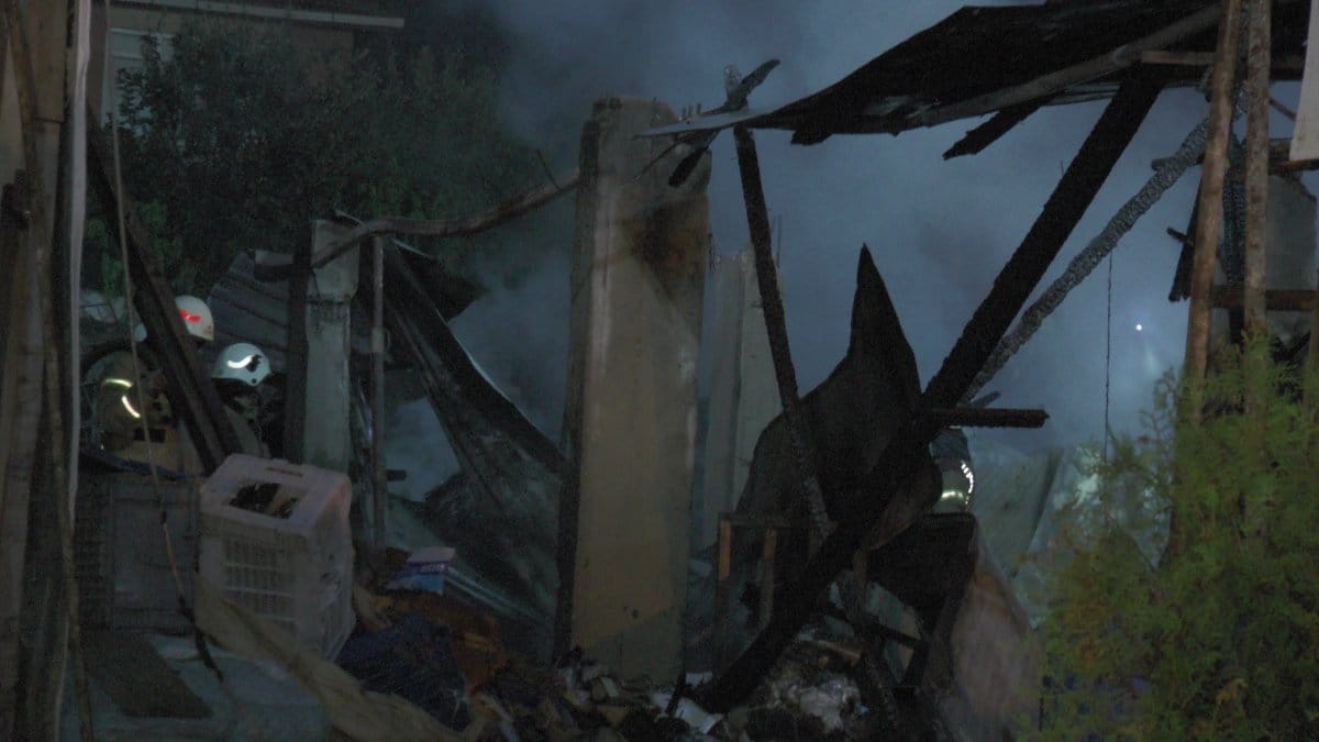 Samandıra'da yangın! Daire kullanılmaz hale geldi 11