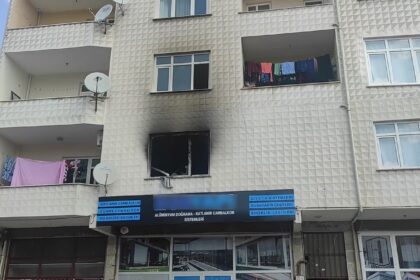 Samandıra'da yangın: Anne ve çocuğu hastaneye kaldırıldı 22
