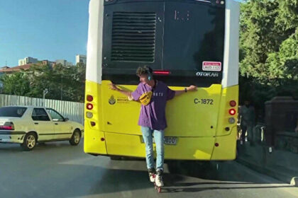 Otobüsün arkasında tehlikeli oyun! 18