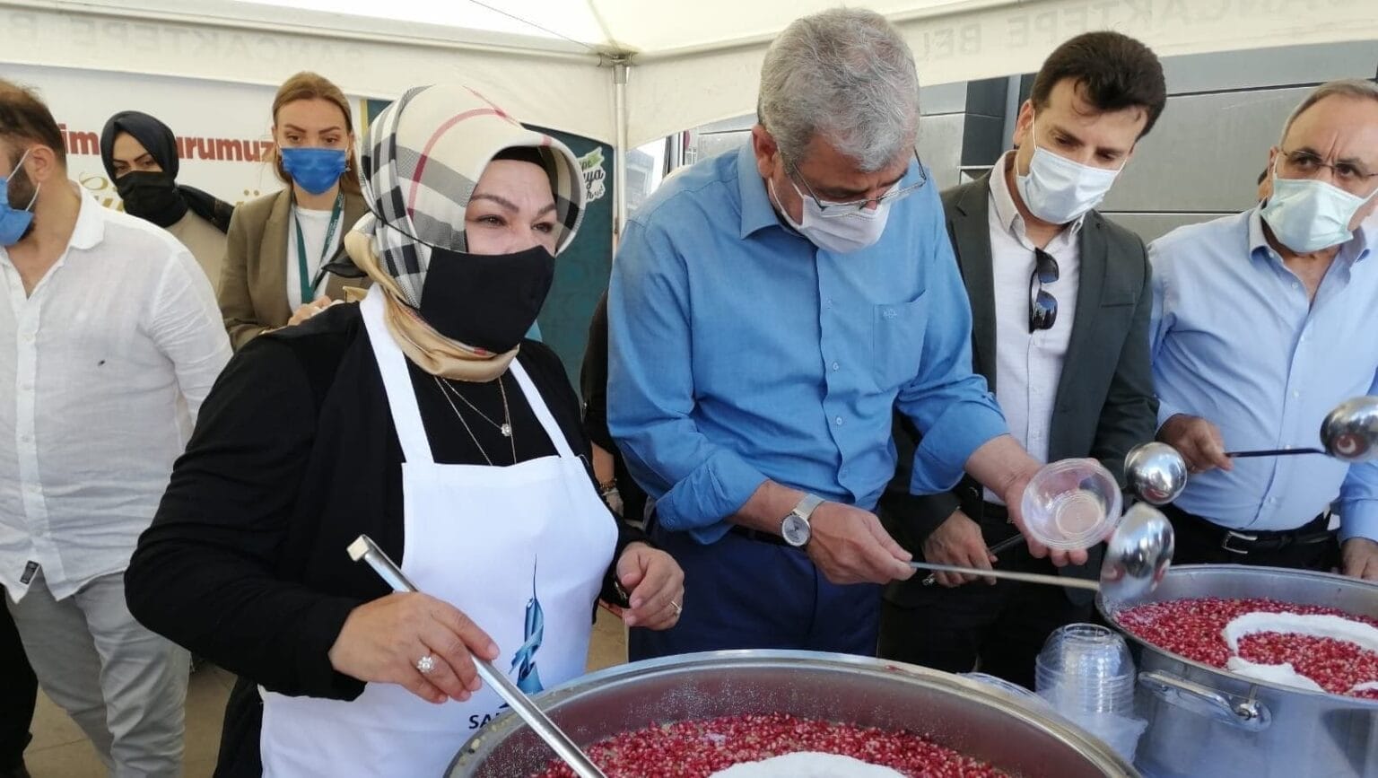 Sancaktepe Belediyesi'nden üç farklı noktada aşure ikramı 7